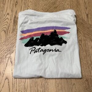 Patagonia Medium Regular Fit Free Hand Fitz Roy Organic‎ Cotton T-Shirt Mountain